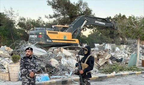 أعمال إزالة مبان عشوائية في منفذ رأس اجدير، 24 ديسمبر 2023. (وزارة الداخلية)