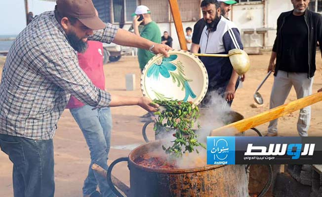 بالصور: حملات تطوعية لإفطار الصائم في ليبيا