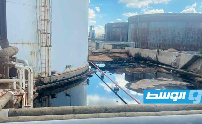 حبس 3 مسؤولين بمحطة كهرباء غرب طرابلس بسبب تسرب نفطي يهدد بكارثة بيئية