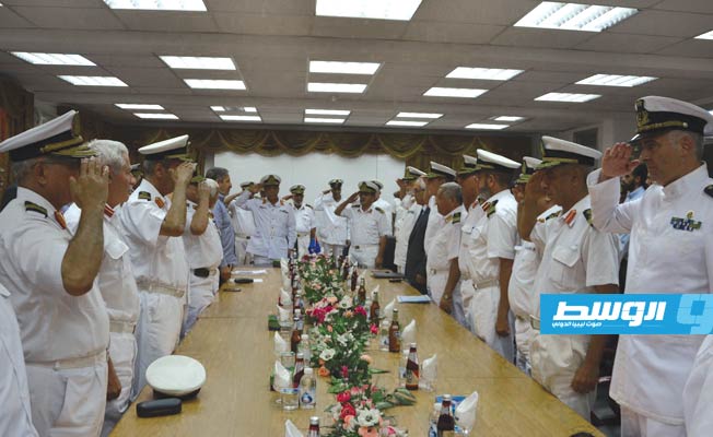 مراسم التسليم والاستلام التي جرت بقاعدة طرابلس البحرية. (مكتب الإعلام والثقافة البحرية)