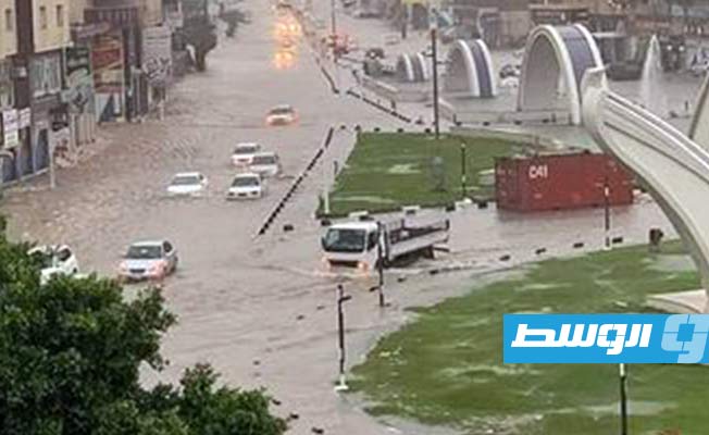 الأمطار تغرق شوارع زليتن (صور)