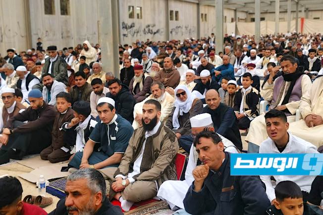مواطنون يؤدون صلاة عيد الفطر في المرج، الجمعة، 21 أبريل 2023 (الإنترنت)