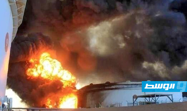 إخماد حريق اندلع قرب خزانات شركة البريقة بطريق المطار في طرابلس