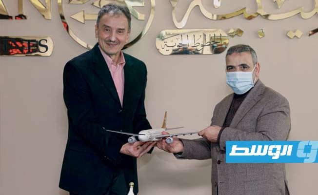 المشري يطلع على سير عمل الخطوط الجوية الليبية