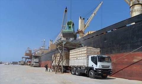 ميناء بنغازي يستقبل 664 حاوية بضائع وسلع متنوعة