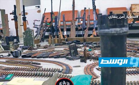 بالصور.. العثور على «ترسانة أسلحة» مع تشكيل عصابي «خطير» في بنغازي