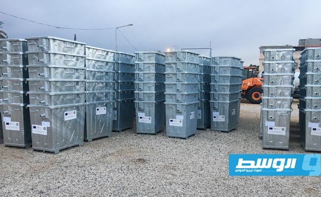 معدات تستخدم في جمع النفايات، 26 نوفمبر 2020. (الاتحاد الأوروبي في ليبيا)