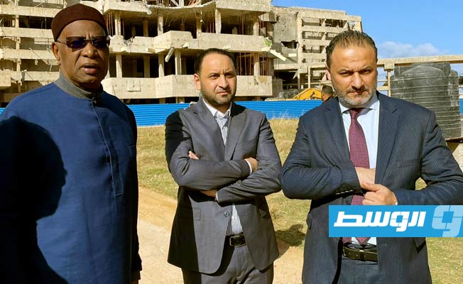 باتيلي يتفقد أعمال الترميم في جامعة بنغازي