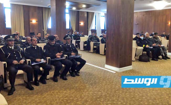 ضباط مشاركون في دورة تأمين الانتخابات بوزارة الداخلية، 9 يناير 2022. (الوزارة)