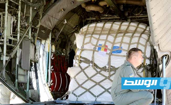 بالصور.. وصول طائرة مساعدات رومانية إلى بنغازي