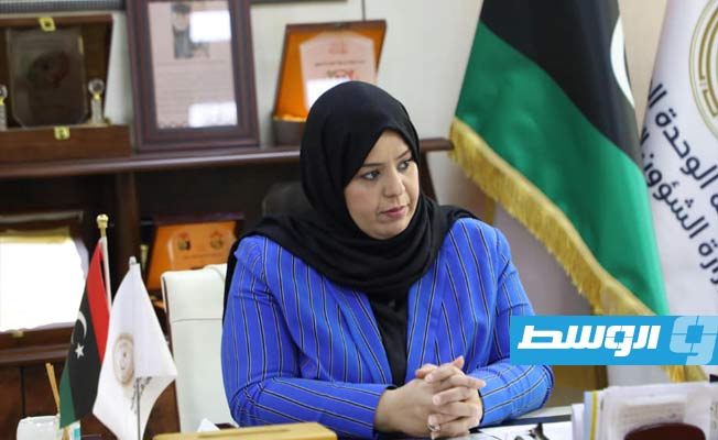 الكيلاني خلال اجتماعها مع مسؤولي مكتب شؤون الزكاة في طرابلس، الأربعاء 30 مارس 2022. (وزارة الشؤون الاجتماعية)
