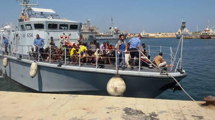 إنقاذ 97 مهاجرًا غير شرعي قبالة شواطئ جنزور