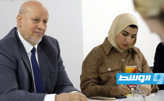 صوان ووليامز خلال لقائمها بمقر الحزب الديمقراطي في طرابلس، الثلاثاء 4 يناير 2022. (الحزب الديمقراطي)