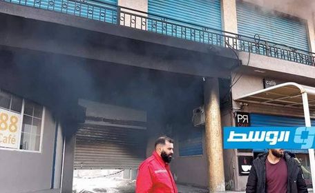 مشاهد من السيطرة على الحريق, 25 نوفمبر 2020. (السلامة الوطنية طرابلس)