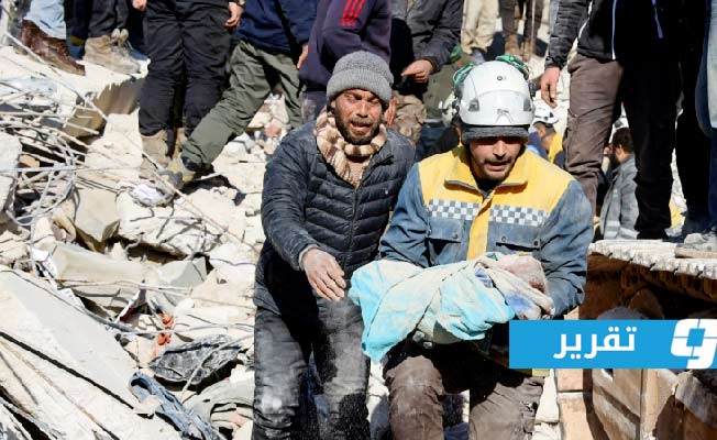 هاجمهم الأسد.. «الخوذ البيضاء» تلمع وسط أنقاض زلزال سورية