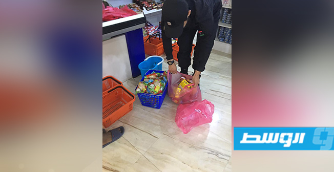 إغلاق محال تبيع لحوما فاسدة ومواد غذائية منتهية الصلاحية في طرابلس