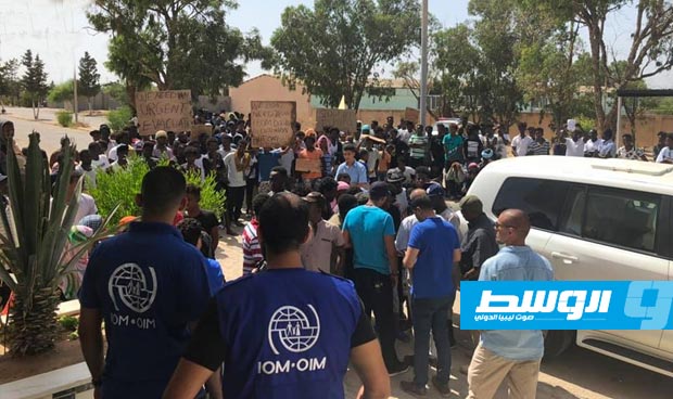 الاتحاد الأوروبي يطالب بإطلاق المهاجرين من مراكز الإيواء الليبية وإدارة الهجرة وفق المعايير الدولية