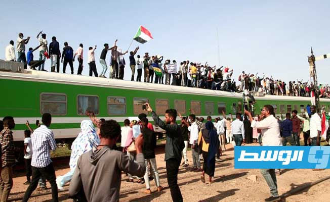 آلاف السودانيين يتظاهرون في الخرطوم دعما للحكم المدني