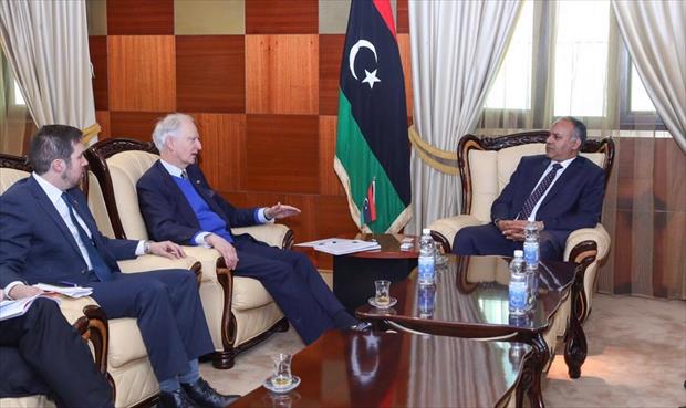 العيساوي: الشركات البريطانية يمكن أن تشارك بمشاريع المناطق الحرة في بنغازي وسرت