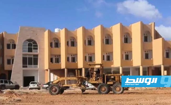 صيانة الفندق البلدي «أبوسليم» تمهيدًا لاستقبال عدد من الأسر النازحة