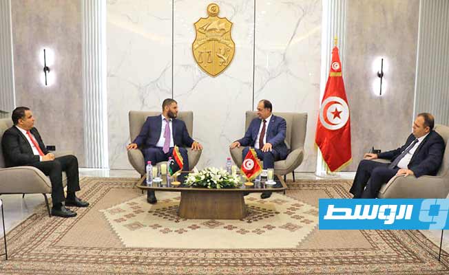 حكومة الدبيبة: التوصل إلى حل توافقي مع تونس لإنهاء أزمة المهاجرين العالقين