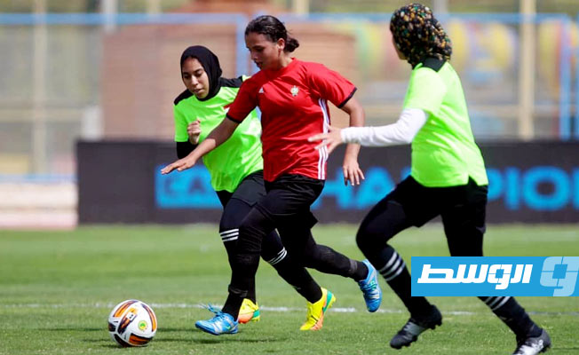تواصل بطولة شمال أفريقيا المدرسية لكرة القدم (صور)