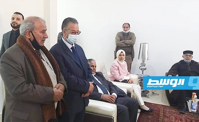 بالصور.. عمداء بلديات المنطقة الغربية يستقبلون أعضاء البرلمان في مطار زوارة