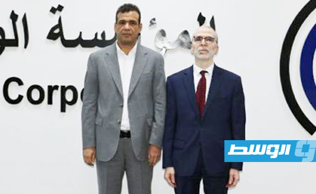 رئيس المؤسسة الوطنية للنفط مصطفى صنع الله يستقبل نائب رئيس حكومة الوحدة الوطنية الموقتة رمضان أبوجناح (صفحة المؤسسة على فيسبوك)