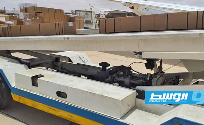وصول 11 جهاز «pcr» ضمن شحنة طبية إلى مطار مصراتة