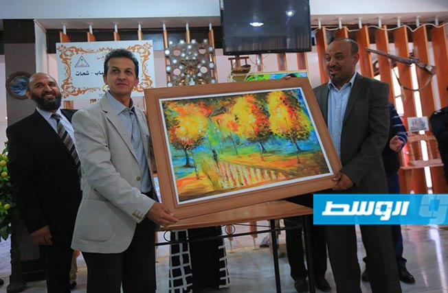 جامعة صبراتة تقيم معرضًا للأعمال الفنية في شحات