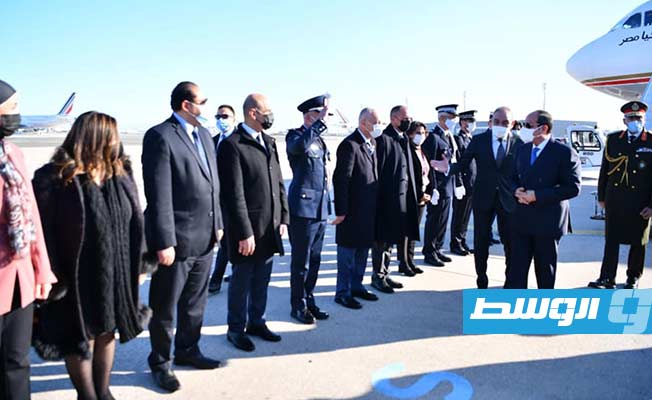 السيسي بعد وصوله مطار شارل ديغول في باريس، 11 نوفمبر 2021. (الرئاسة المصرية)