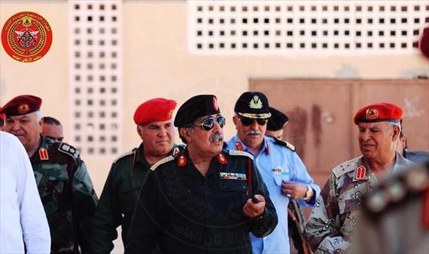 الناظوري يتفقد الحدود مع مصر ويجتمع بقاطع الجغبوب و«الكتيبة 108»