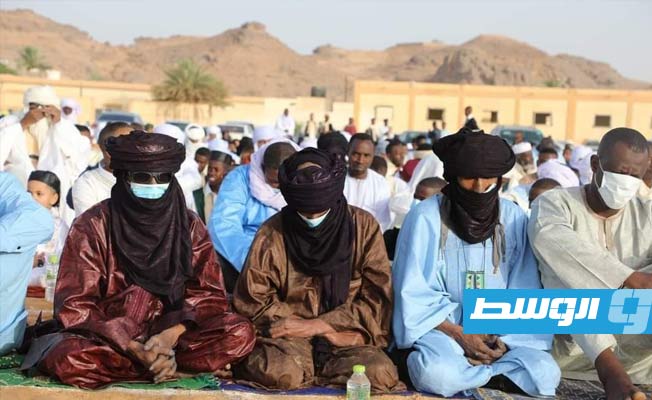 مواطنون يؤدون صلاة عيد الفطر في غات، 2 مايو 2022