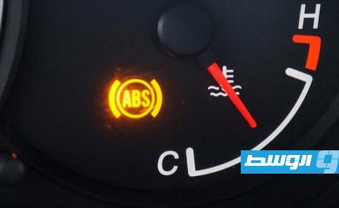 أسباب إضاءة علامة «ABS» في السيارة