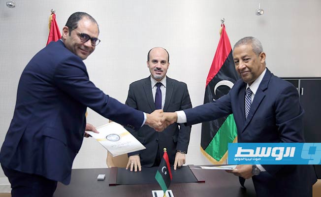 التوقيع على اتفاق نقل اختصاصات وزارة التعليم بحكومة الوفاق للمجالس البلدية