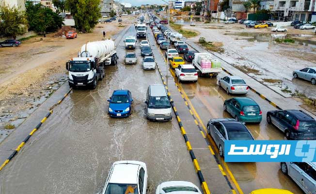 من عمليات شفط مياه بحي الفرناج في العاصمة طرابلس، 17 ديسمبر 2023. (شركة الخدمات العامة في طرابلس)