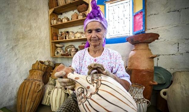 «إنستغرام» متنفس لآخر صانعات الفخار في المغرب