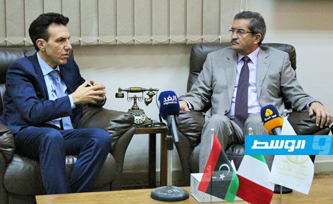 عميد بنغازي يبحث مع السفير الإيطالي إقامة ملتقى اقتصادي بالمدينة