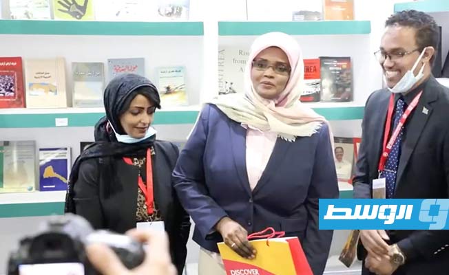 لقطة مثبتة من فيديو بثته صفحة وزارة الثقافة والتنمية المعرفية من معرض الكتاب بالقاهرة، في 27 يناير.