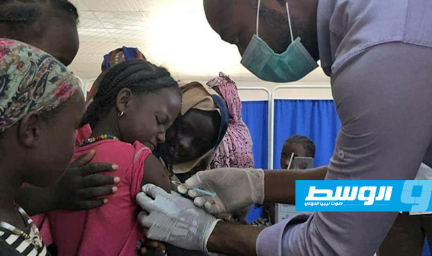 تطعيم 80 طفلًا ضد مرض الحصبة بمركز إيواء قنفودة ببنغازي