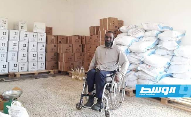 «الصليب الأحمر» يقدم مواد غذائية لرابطة ذوي الإعاقة ببلدية براك الشاطئ، 18 نوفمبر 2020. (مكتب الصليب الأحمر في ليبيا)