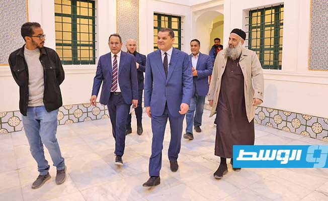 جولة الدبيبة رفقة عدد من الوزراء والأعيان بالمدينة القديمة في طرابلس، الأربعاء 13 أبريل 2022. (حكومة الوحدة الوطنية)