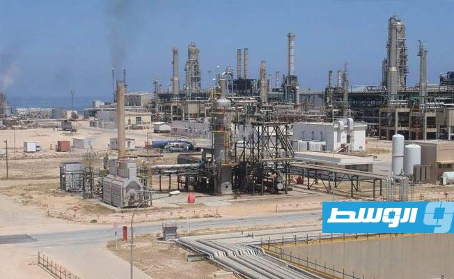 أبوجناح: مجلس الوزراء خصص ميزانية لإنشاء مصفاة ومصنع غاز في الجنوب