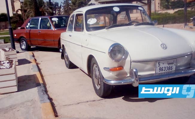 نادي طرابلس للسيارات الكلاسيكية ينظم جولة ميدانية في شوارع طرابلس لنزلاء «دار الوفاء لرعاية العجزة والمسنين» (فيسبوك)