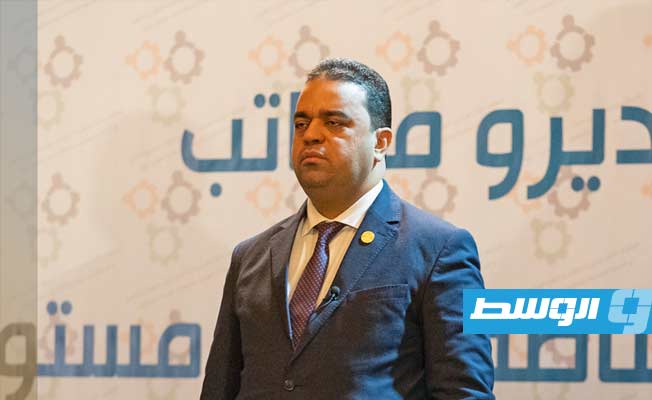 العابد يعلن 4 قرارات بالملتقى الثالث لمديري مكاتب وزارتي العمل والخدمة المدنية