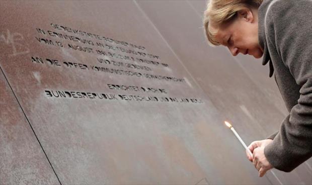 ميركل تطالب بالدفاع عن قيم أوروبا في الذكرى الثلاثين لسقوط جدار برلين