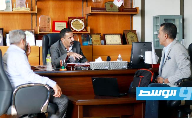 اجتماع ليبي مع المدير الإقليمي لشركة «الغرابلي» المصرية لتطوير ميناء راس لانوف