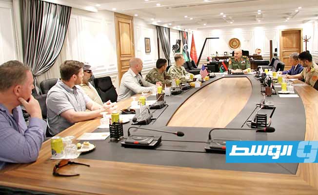 لقاء الحداد مع وفد وزارة الدفاع الأميركية في طرابلس، الثلاثاء 2 مايو 2023.(رئاسة الأركان العامة)
