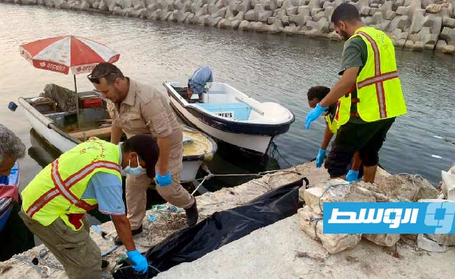 انتشال جثة لمهاجر غير نظامي من مياه تاجوراء 27 أغسطس2023 (صفحة جهاز الإسعاف والطواريء)