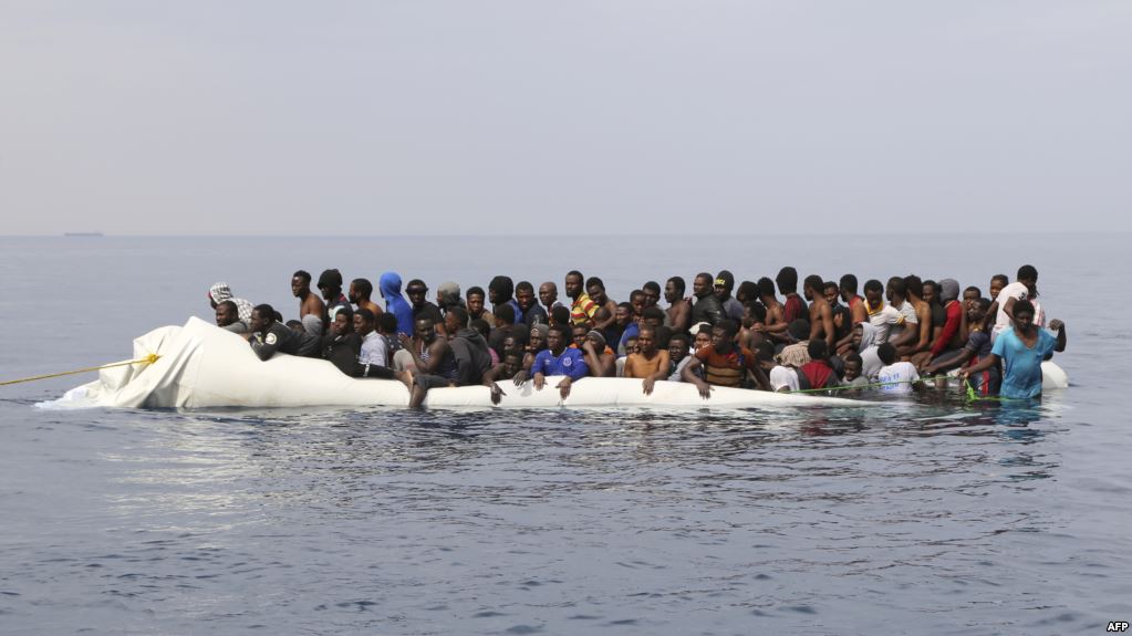 إنقاذ 324 مهاجرًا غير شرعي قرب ساحل زوارة